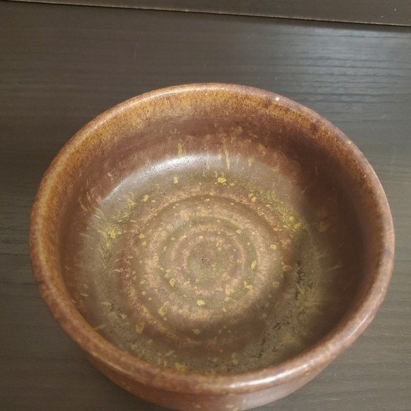 Vintage POTTERY Bowl Stoneware Round Brown Serving Bowl Signed. - Picture 11 of 11